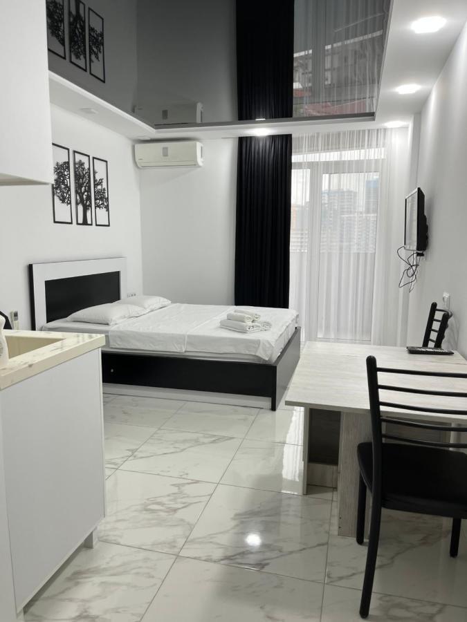 Sea View Studio Apartment In Orbi Residence Batumi Esterno foto