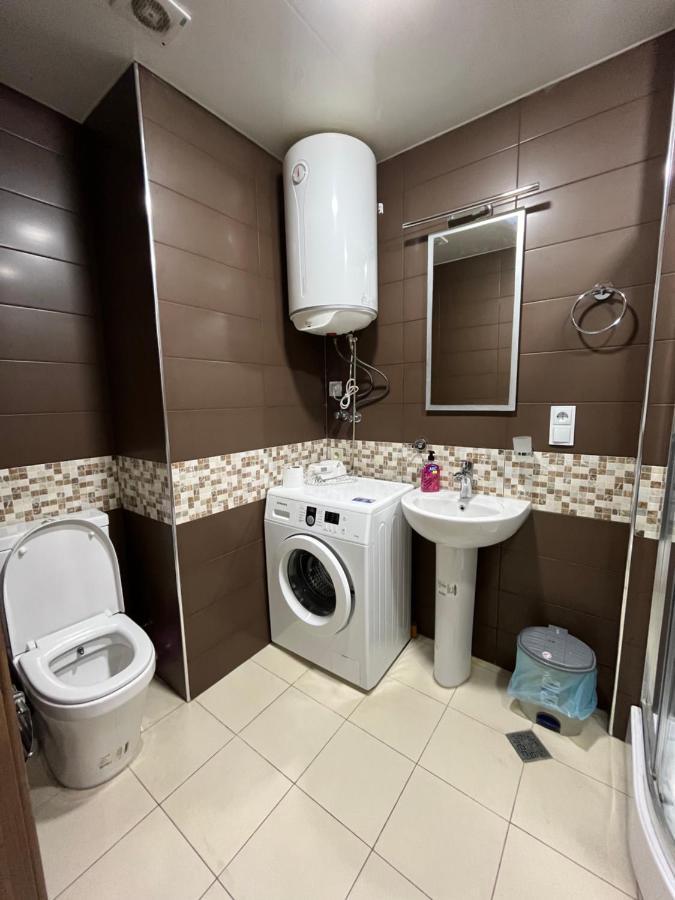 Sea View Studio Apartment In Orbi Residence Batumi Esterno foto